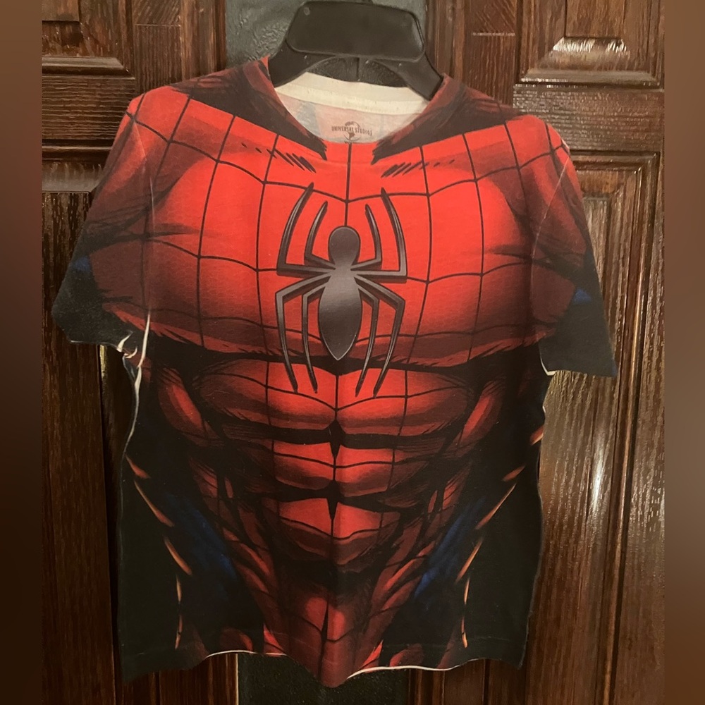 Marvel spider man shirt from Universal Studios